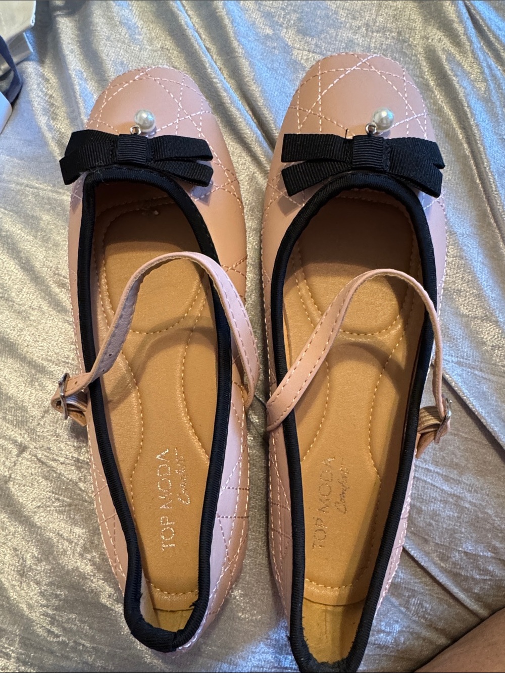 TOP Moda Pink Quilted Mary Jane Flats with Black Trim and Bow